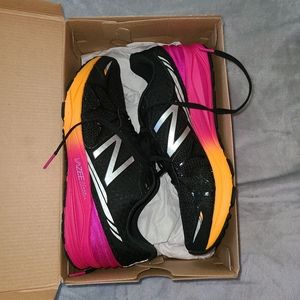 New Balance 10 wide sneakers